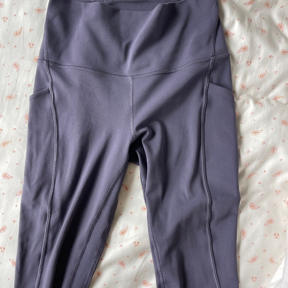 Lululemon Align Leggings with Pocket - 25"  Size 6